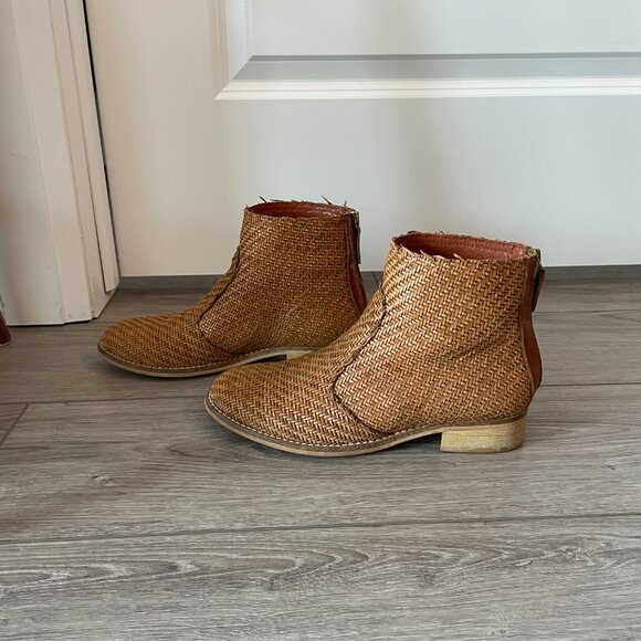 Leather boots - Picture 4 of 8